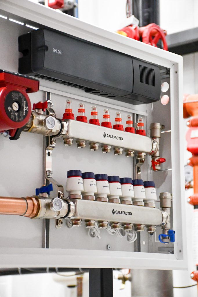calefactio-radiant-manifold-actuator-cabinet-ac24nc (1)
